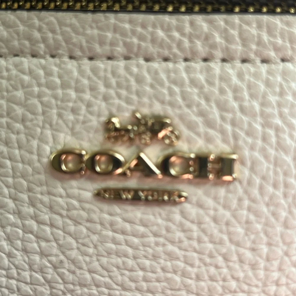 Coach ‼️‼️LIKE NEW ‼️‼️‼️pebbled leather Cream Crossbody Bag with Straps♥️♥️♥️ - Picture 8 of 17